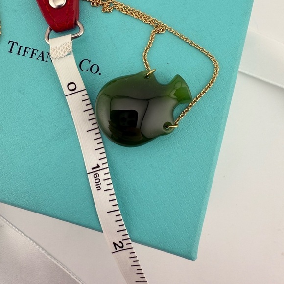 Tiffany & Co. 18k Elsa Peretti® Bottle Green Jade Pendant in Yellow Gold - Picture 8 of 11